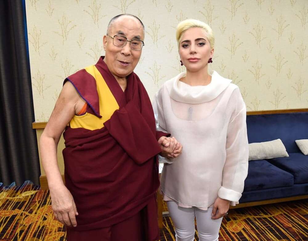 Lady-Gaga-Meets-Dalai-Lama-US-Conference-Mayors-2016