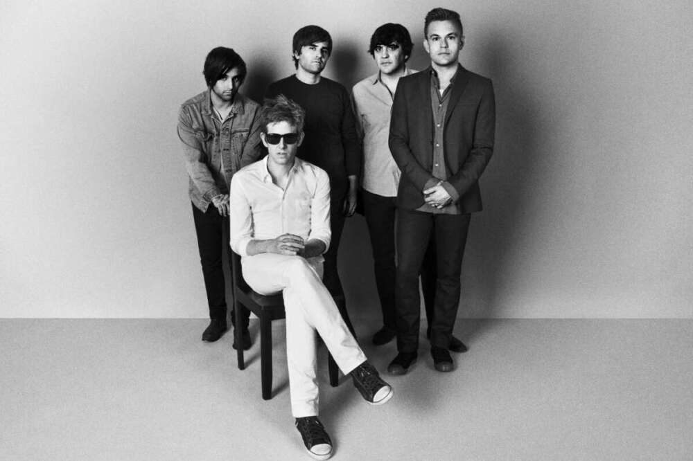 Spoon ascolta il nuovo brano “Hot Thoughts” Deer Waves